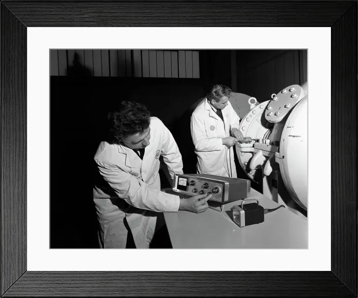 Framed Print : Technicians working at the Park Gate Iron & Steel Co, Rotherham, South Yorkshire, 1966 Framed Print : Technicians working at the Park Gate Iron & Steel Co, Rotherham, South Yorkshire, 1966