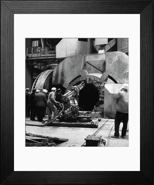 Framed Print : Cleaning a Kaldo furnace, Park Gate Iron & Steel Co, Rotherham, South Yorkshire, 1964 Framed Print : Cleaning a Kaldo furnace, Park Gate Iron & Steel Co, Rotherham, South Yorkshire, 1964
