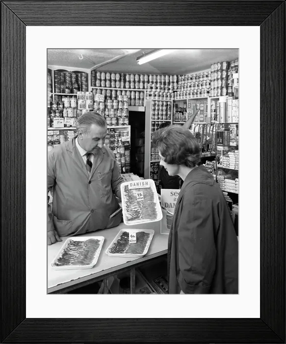 Framed Print : New metric system of selling bacon, Stocksbridge, Sheffield, South Yorkshire, 1966 Framed Print : New metric system of selling bacon, Stocksbridge, Sheffield, South Yorkshire, 1966