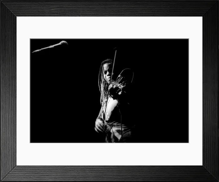 Framed Print : Regina Carter, Ronnie Scotts, Soho, London, October, 2000. Artist: Brian O Connor Framed Print : Regina Carter, Ronnie Scotts, Soho, London, October, 2000. Artist: Brian O Connor