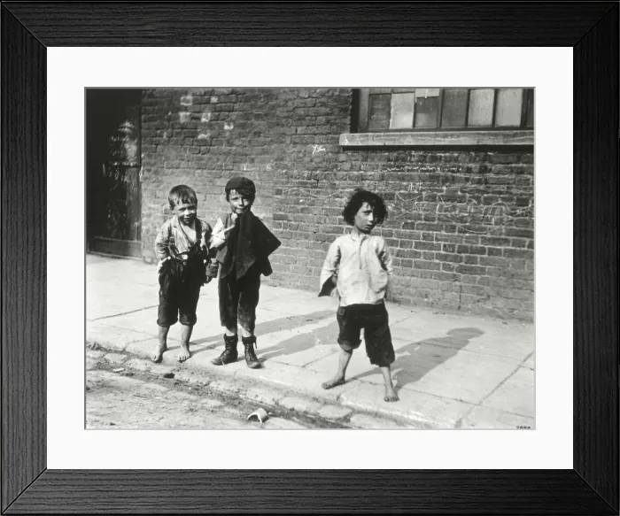 Framed Print : Street urchins in Lambeth, London, 19th century Framed Print : Street urchins in Lambeth, London, 19th century