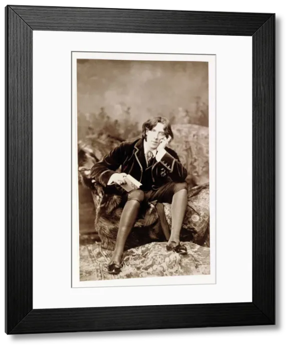 Framed Print : Oscar Wilde, Irish born wit and playwright, 1882 Framed Print : Oscar Wilde, Irish born wit and playwright, 1882