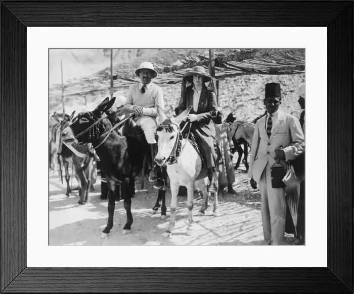 Framed Print : Visitors to the Tomb of Tutankhamun, Valley of the Kings, Egypt, 1922