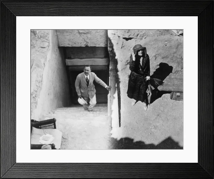 Framed Print : Visitors to the Tomb of Tutankhamun, Valley of the Kings, Egypt, 1923 Framed Print : Visitors to the Tomb of Tutankhamun, Valley of the Kings, Egypt, 1923