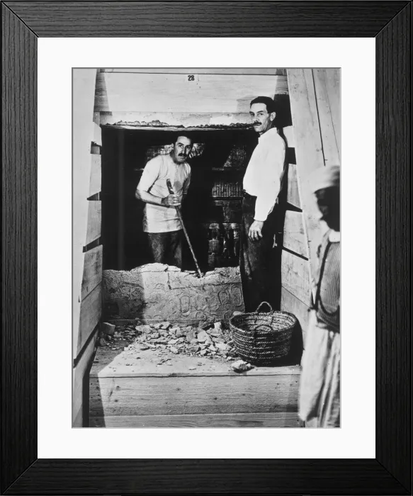 Framed Print : Howard Carter and a colleague excavating a tomb in the Valley of the Kings, Egypt, 1922 Framed Print : Howard Carter and a colleague excavating a tomb in the Valley of the Kings, Egypt, 1922