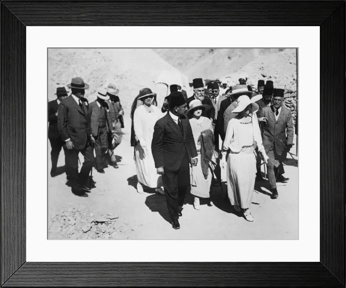 Framed Print : Distinguished visitors to the Tomb of Tutankhamun, Valley of the Kings, Egypt, 1923 Framed Print : Distinguished visitors to the Tomb of Tutankhamun, Valley of the Kings, Egypt, 1923
