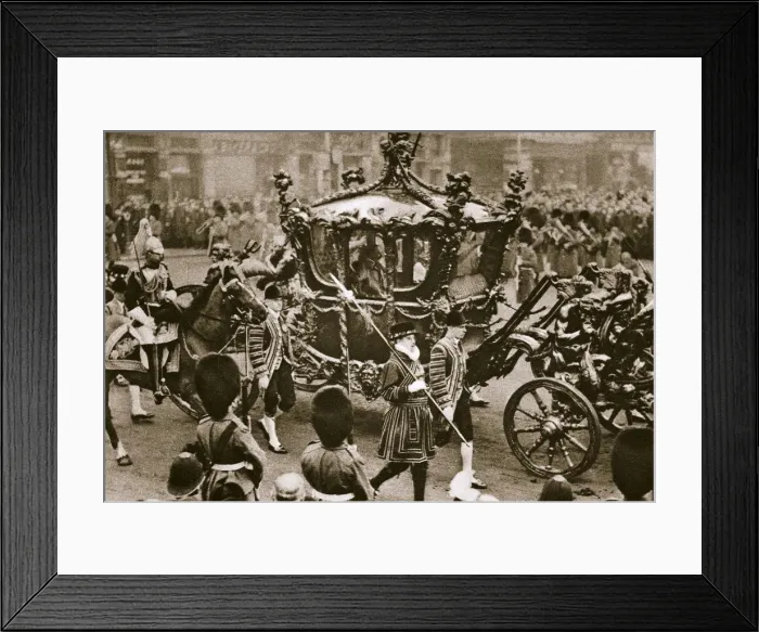 Framed Print : King Edward VII and Queen Alexandra on their way to the State Opening of Parliament, 1900s Framed Print : King Edward VII and Queen Alexandra on their way to the State Opening of Parliament, 1900s