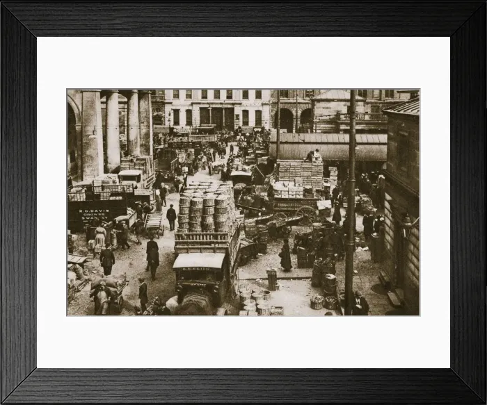 Framed Print : Early morning, Covent Garden Market, London, 20th century Framed Print : Early morning, Covent Garden Market, London, 20th century