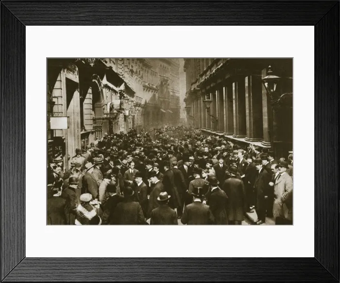 Framed Print : In Throgmorton Street beside the north wall of the London Stock Exchange, 20th century Framed Print : In Throgmorton Street beside the north wall of the London Stock Exchange, 20th century