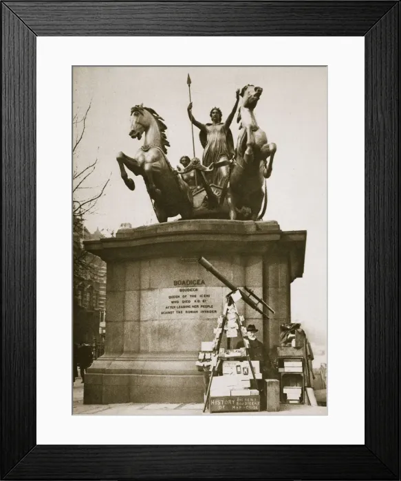 Framed Print : Monument to Boadicea, Westminster Bridge, London, c1926-1927 Framed Print : Monument to Boadicea, Westminster Bridge, London, c1926-1927