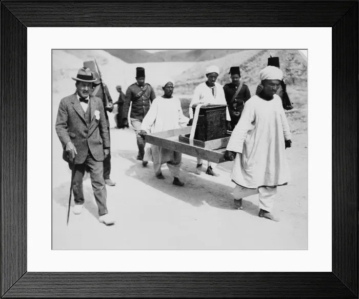 Framed Print : Removal of the gilt shrine from the Tomb of Tutankhamun, Valley of the Kings, Egypt, 1922-1923 Framed Print : Removal of the gilt shrine from the Tomb of Tutankhamun, Valley of the Kings, Egypt, 1922-1923