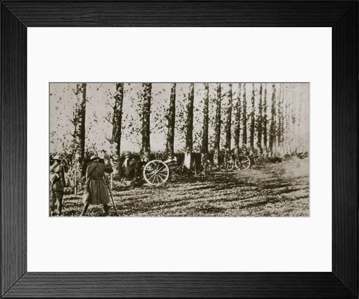 Framed Print : Filming the last shot fired before the Armistice, World War I, 11 November 1918. Artist Framed Print : Filming the last shot fired before the Armistice, World War I, 11 November 1918. Artist