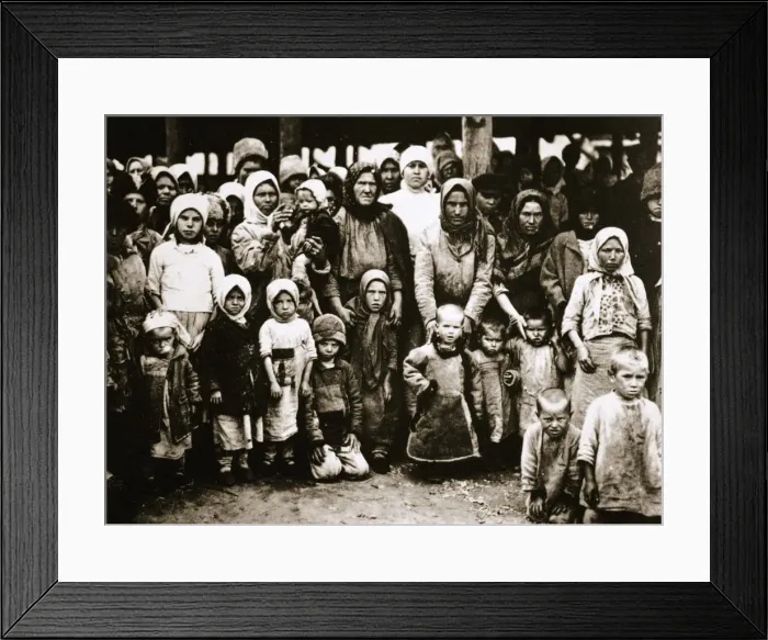 Framed Print : Famine in the Volga Valley, Russia, c1921-c1922 Framed Print : Famine in the Volga Valley, Russia, c1921-c1922