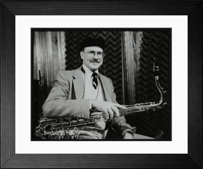 Framed Print : American saxophonist Don Lanphere at The Bass Clef, London, 1985. Artist: Denis Williams Framed Print : American saxophonist Don Lanphere at The Bass Clef, London, 1985. Artist: Denis Williams