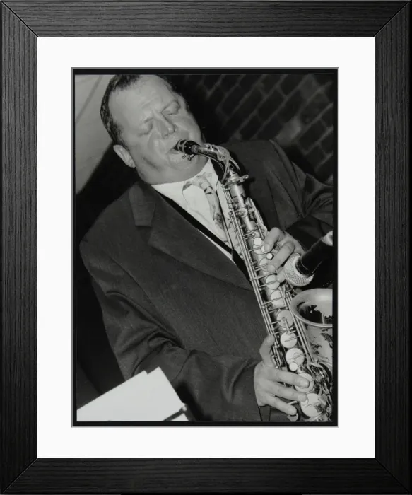 Framed Print : Alan Barnes (alto saxophone) playing at The Fairway, Welwyn Garden City, Hertforrdshire, 2002