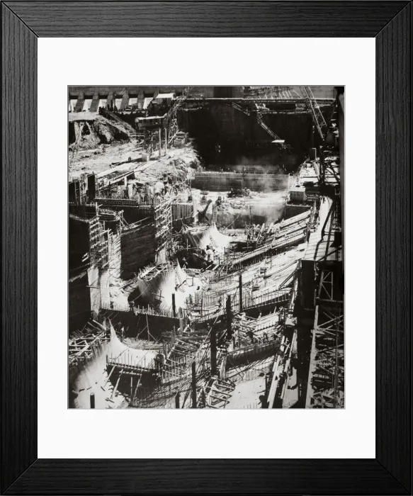 Framed Print : Building the Fort Loudon Dam, Tennessee, USA, early 1940s Framed Print : Building the Fort Loudon Dam, Tennessee, USA, early 1940s