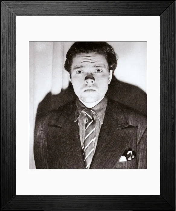 Framed Print : Orson Welles, American actor and film director, 30 October 1938 Framed Print : Orson Welles, American actor and film director, 30 October 1938