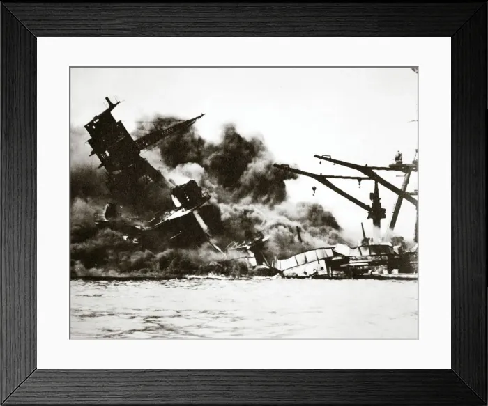 Framed Print : Battleship USS Arizona (BB-39) sinking during the attack on Pearl Harbour, 1941 Framed Print : Battleship USS Arizona (BB-39) sinking during the attack on Pearl Harbour, 1941