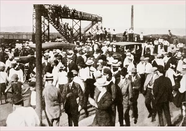 African Americans and whites leaving the beach as trouble begins, Chicago, Illinois, USA, c1919