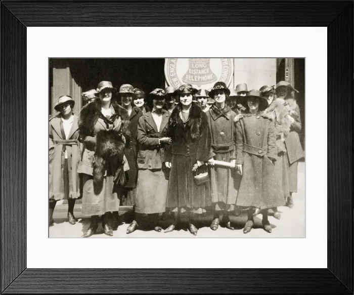 Framed Print : Female telephone operators on strike in Boston, Massachusetts, USA, 1919 Framed Print : Female telephone operators on strike in Boston, Massachusetts, USA, 1919