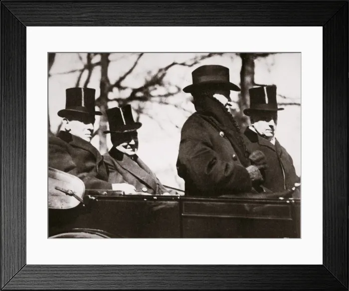 Framed Print : Presidents Wilson and Harding travelling to the Capitol, Washington DC, USA, 1921 Framed Print : Presidents Wilson and Harding travelling to the Capitol, Washington DC, USA, 1921