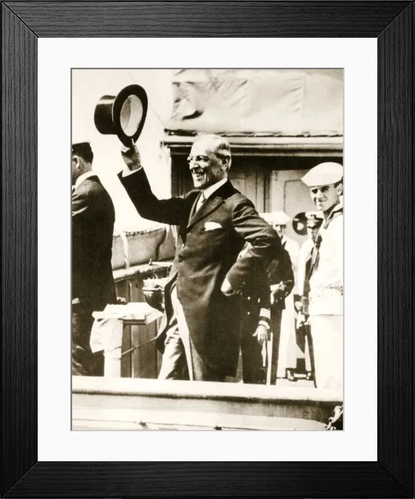 Framed Print : President Woodrow Wilson on the bridge of the George Washington, 4 December, 1919 Framed Print : President Woodrow Wilson on the bridge of the George Washington, 4 December, 1919