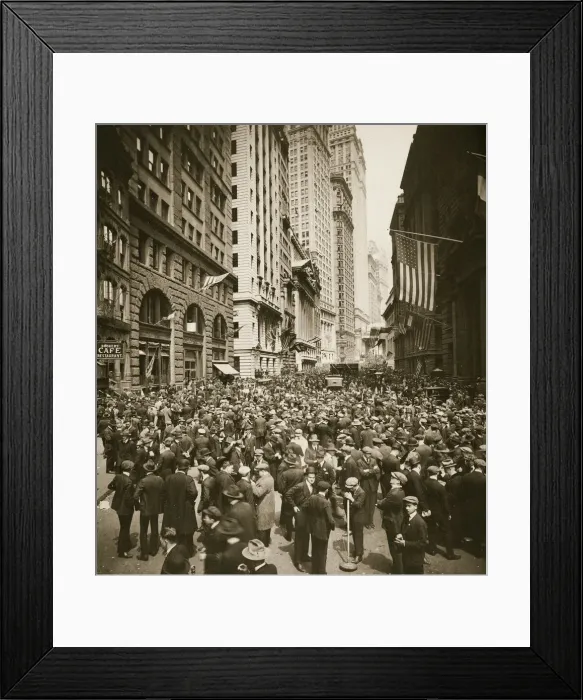 Framed Print : Crowds on Wall Street, New York, USA, 1918 Framed Print : Crowds on Wall Street, New York, USA, 1918