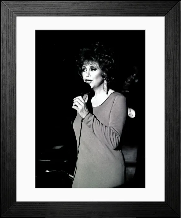 Framed Print : Annie Ross, Pizza On The Park, London, 1993. Artist: Brian O Connor Framed Print : Annie Ross, Pizza On The Park, London, 1993. Artist: Brian O Connor