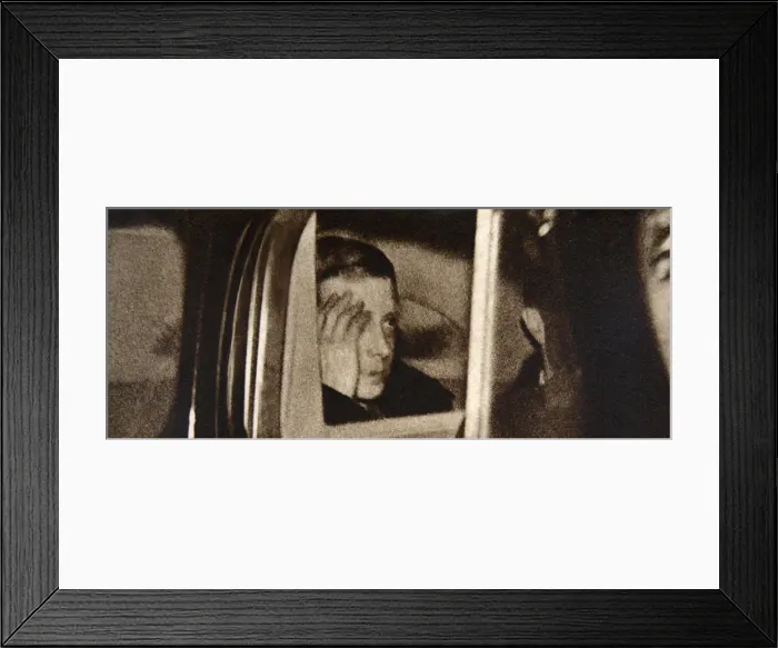 Framed Print : Edward VIII leaving Windsor Castle, after his abdication speech, 11 December, 1936 Framed Print : Edward VIII leaving Windsor Castle, after his abdication speech, 11 December, 1936