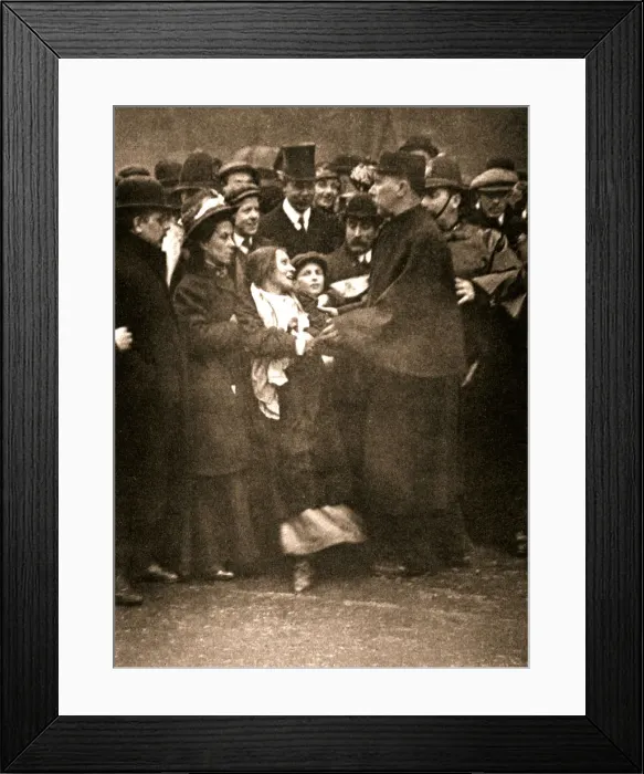 Framed Print : The arrest of suffragette Dora Marsden, 30 March 1909 Framed Print : The arrest of suffragette Dora Marsden, 30 March 1909