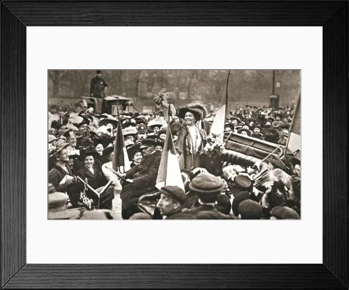 Framed Print : Britsh suffragette Emmeline Pethick-Lawrences release from prison, 17 April 1909 Framed Print : Britsh suffragette Emmeline Pethick-Lawrences release from prison, 17 April 1909