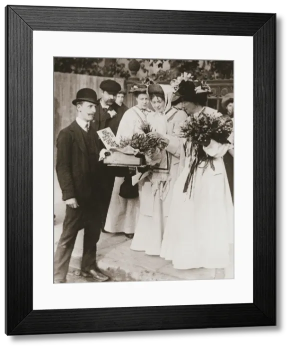 Framed Print : Christabel Pankhurst and Emmeline Pethick-Lawrence, British suffragettes, 18 September, 1908 Framed Print : Christabel Pankhurst and Emmeline Pethick-Lawrence, British suffragettes, 18 September, 1908
