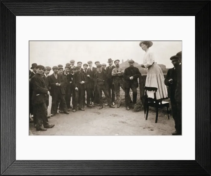 Framed Print : Una Dugdale, British suffragette, campaigning at the Newcastle by-election, September 1908 Framed Print : Una Dugdale, British suffragette, campaigning at the Newcastle by-election, September 1908