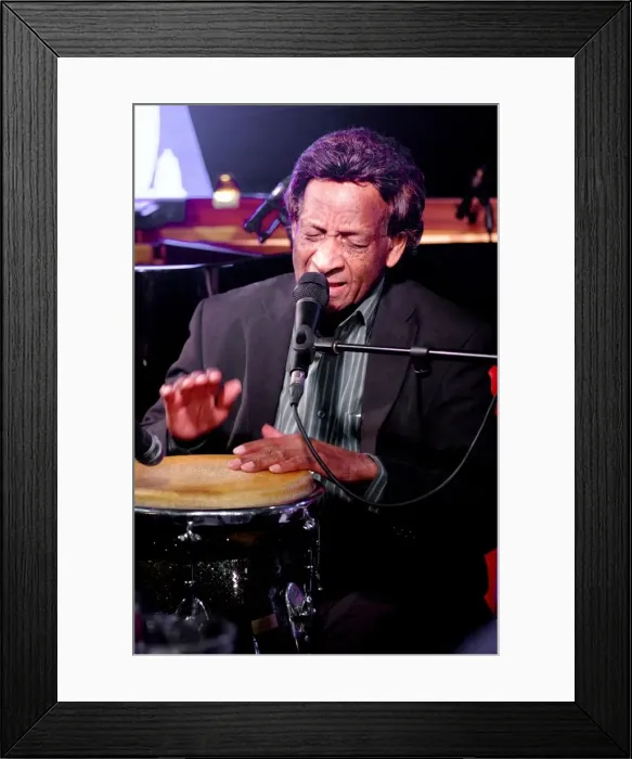 Framed Print : Frank Holder, Pizza Express, Dean St, London, 2015. Artist: Brian O Connor Framed Print : Frank Holder, Pizza Express, Dean St, London, 2015. Artist: Brian O Connor
