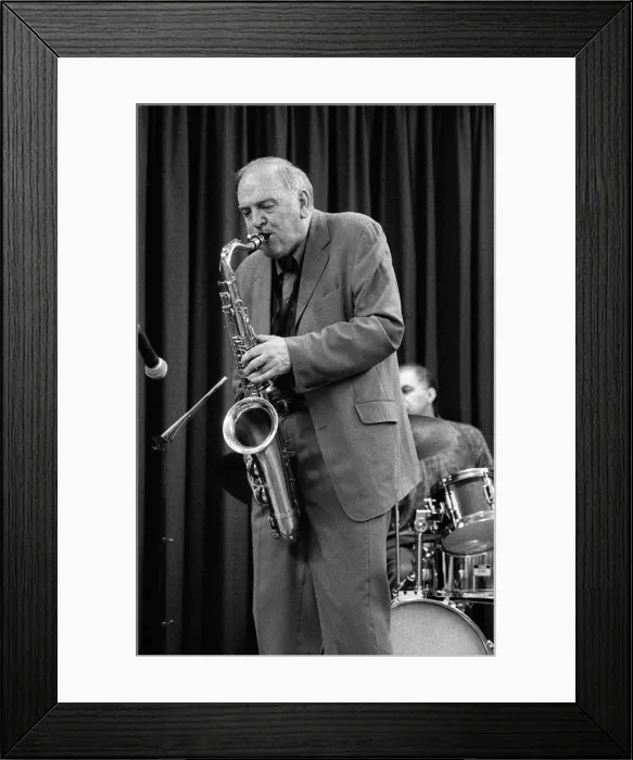 Framed Print : Duncan Lamont, Watermill Jazz Club, Dorking, Surrey, Aug 2002. Artist: Brian O Connor Framed Print : Duncan Lamont, Watermill Jazz Club, Dorking, Surrey, Aug 2002. Artist: Brian O Connor
