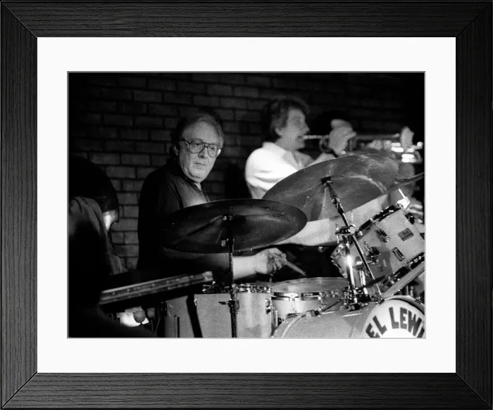 Framed Print : Mel Lewis, Ronnie Scotts, Soho, London, July 1988. Artist: Brian O Connor Framed Print : Mel Lewis, Ronnie Scotts, Soho, London, July 1988. Artist: Brian O Connor