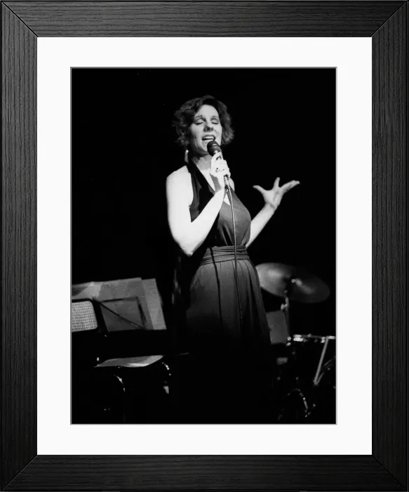 Framed Print : Susannah McCorkle, Pizza on the Park, London, April 1991. Artist: Brian O Connor Framed Print : Susannah McCorkle, Pizza on the Park, London, April 1991. Artist: Brian O Connor
