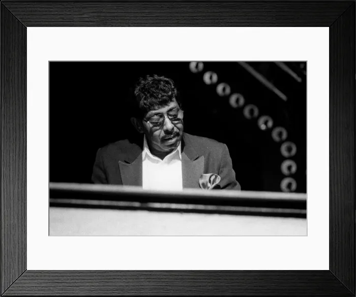 Framed Print : Jimmy McGriff, Top Rank Suite, Brighton, May 1989. Artist: Brian O Connor Framed Print : Jimmy McGriff, Top Rank Suite, Brighton, May 1989. Artist: Brian O Connor
