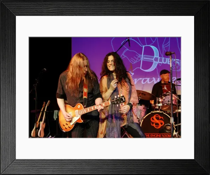 Framed Print : Innes Sibun and Sari Schorr, Hawth, Crawley, West Sussex, April 16, 2017. Artist: Brian O Connor Framed Print : Innes Sibun and Sari Schorr, Hawth, Crawley, West Sussex, April 16, 2017. Artist: Brian O Connor