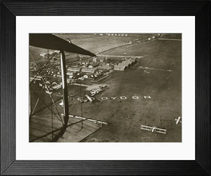 Framed Print : Aerial view of London Airport, 1925 Framed Print : Aerial view of London Airport, 1925
