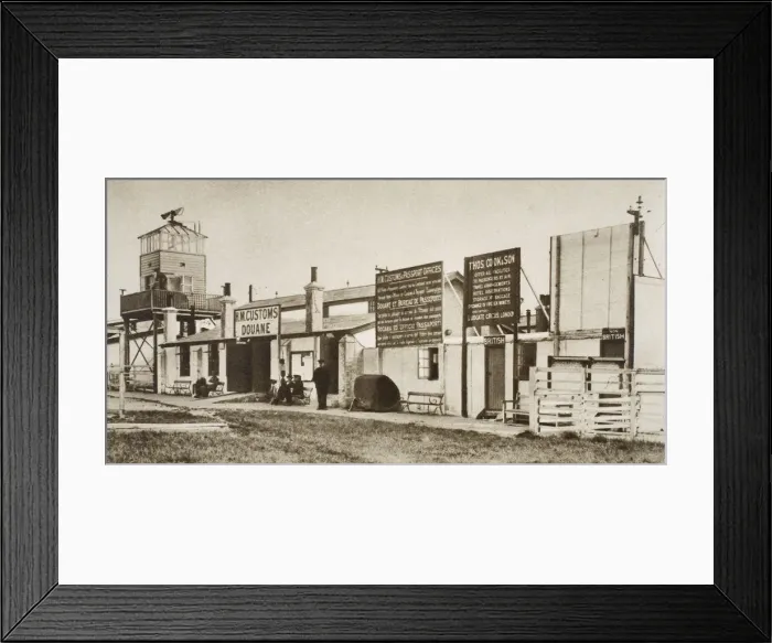 Framed Print : The Customs Office at London Airport, 1925 Framed Print : The Customs Office at London Airport, 1925