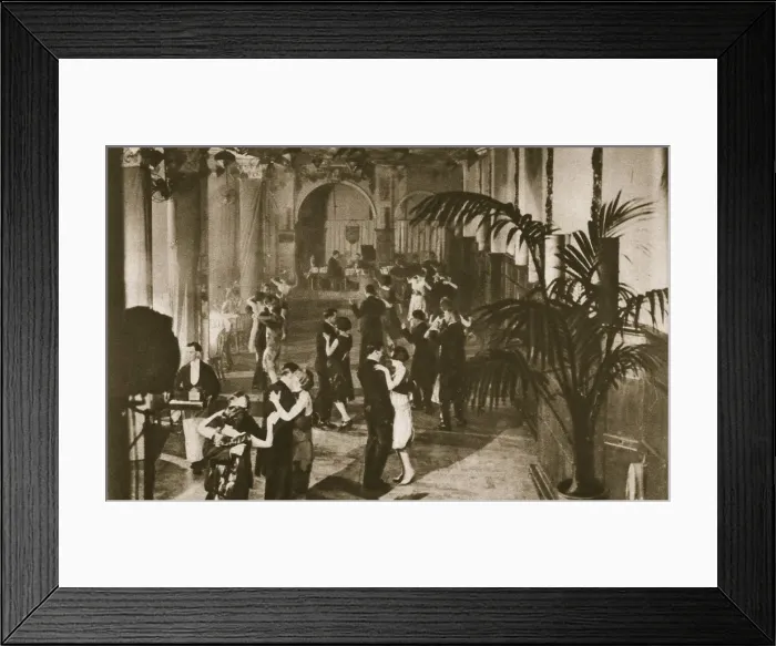 Framed Print : Members on the dance floor at Murrays Club, Soho, London, c1920s(?) Framed Print : Members on the dance floor at Murrays Club, Soho, London, c1920s(?)
