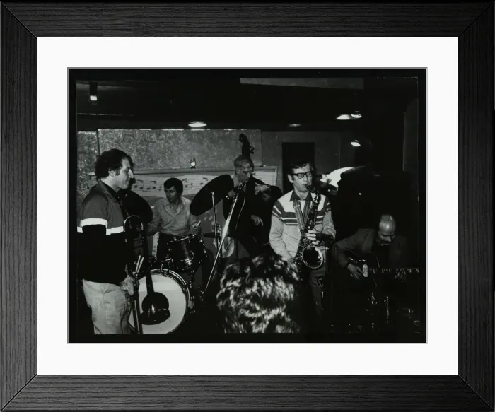 Framed Print : Jazz at The Bell, Codicote, Hertfordshire, January 1984. Artist: Denis Williams Framed Print : Jazz at The Bell, Codicote, Hertfordshire, January 1984. Artist: Denis Williams
