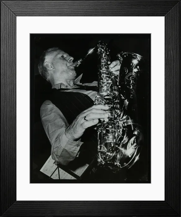 Framed Print : Saxophonist Don Rendell performing at The Bell, Codicote, Hertfordshire, 29 August 1982 Framed Print : Saxophonist Don Rendell performing at The Bell, Codicote, Hertfordshire, 29 August 1982