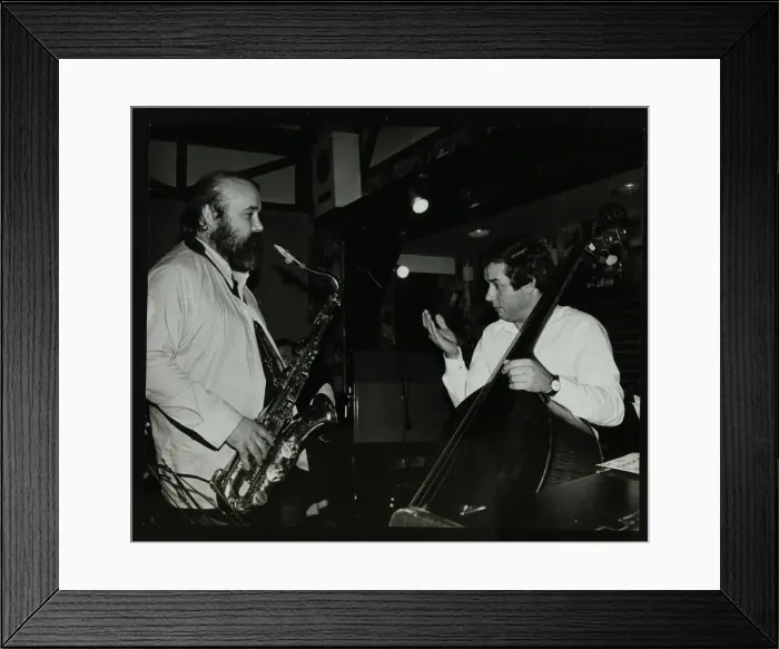 Framed Print : Don Weller and Chris Laurence playing at The Bell, Codicote, Hertfordshire, 1980 Framed Print : Don Weller and Chris Laurence playing at The Bell, Codicote, Hertfordshire, 1980