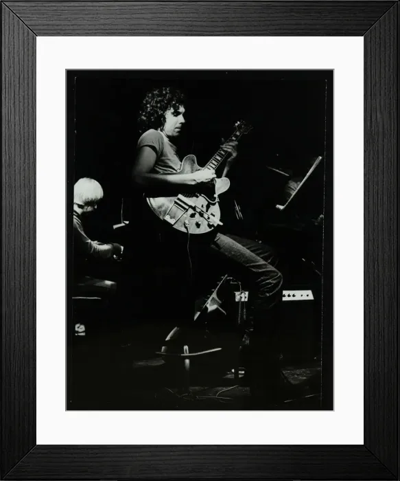 Framed Print : Michael Garrick and John Etheridge playing at The Stables, Wavendon, Buckinghamshire Framed Print : Michael Garrick and John Etheridge playing at The Stables, Wavendon, Buckinghamshire