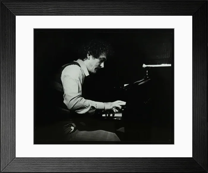 Framed Print : The Daryl Runswick Quartet in concert at The Stables, Wavendon, Buckinghamshire, 1981 Framed Print : The Daryl Runswick Quartet in concert at The Stables, Wavendon, Buckinghamshire, 1981