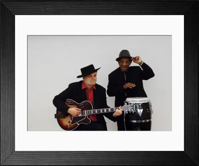 Framed Print : Frank Holder, Guyanan jazz singer and percussionist with Shane Hill, guitarist. Artist Framed Print : Frank Holder, Guyanan jazz singer and percussionist with Shane Hill, guitarist. Artist