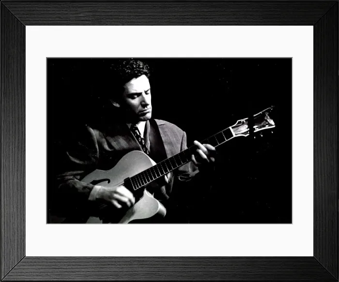 Framed Print : John Pizzarelli, Pizza On The Park, London, 1995. Artist: Brian O Connor Framed Print : John Pizzarelli, Pizza On The Park, London, 1995. Artist: Brian O Connor