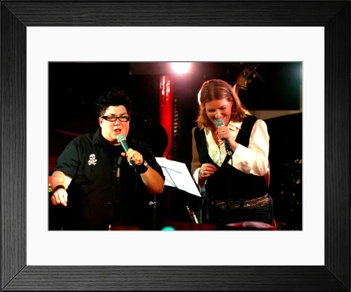 Framed Print : Clare Teal and Lea DeLaria, Pizza Express, London, 2004. Artist: Brian O Connor Framed Print : Clare Teal and Lea DeLaria, Pizza Express, London, 2004. Artist: Brian O Connor